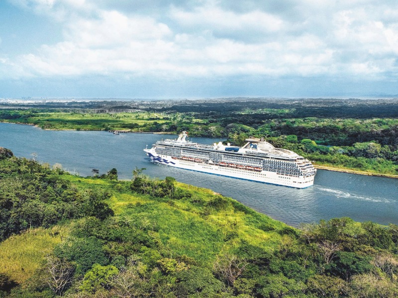 Coral Princess in Gatun lake