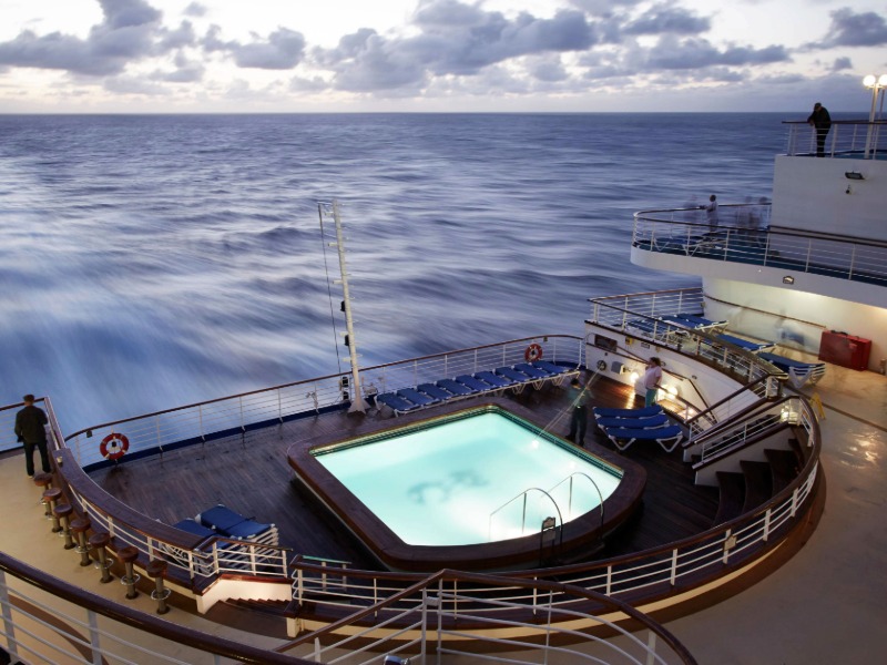 Grand Class Pool